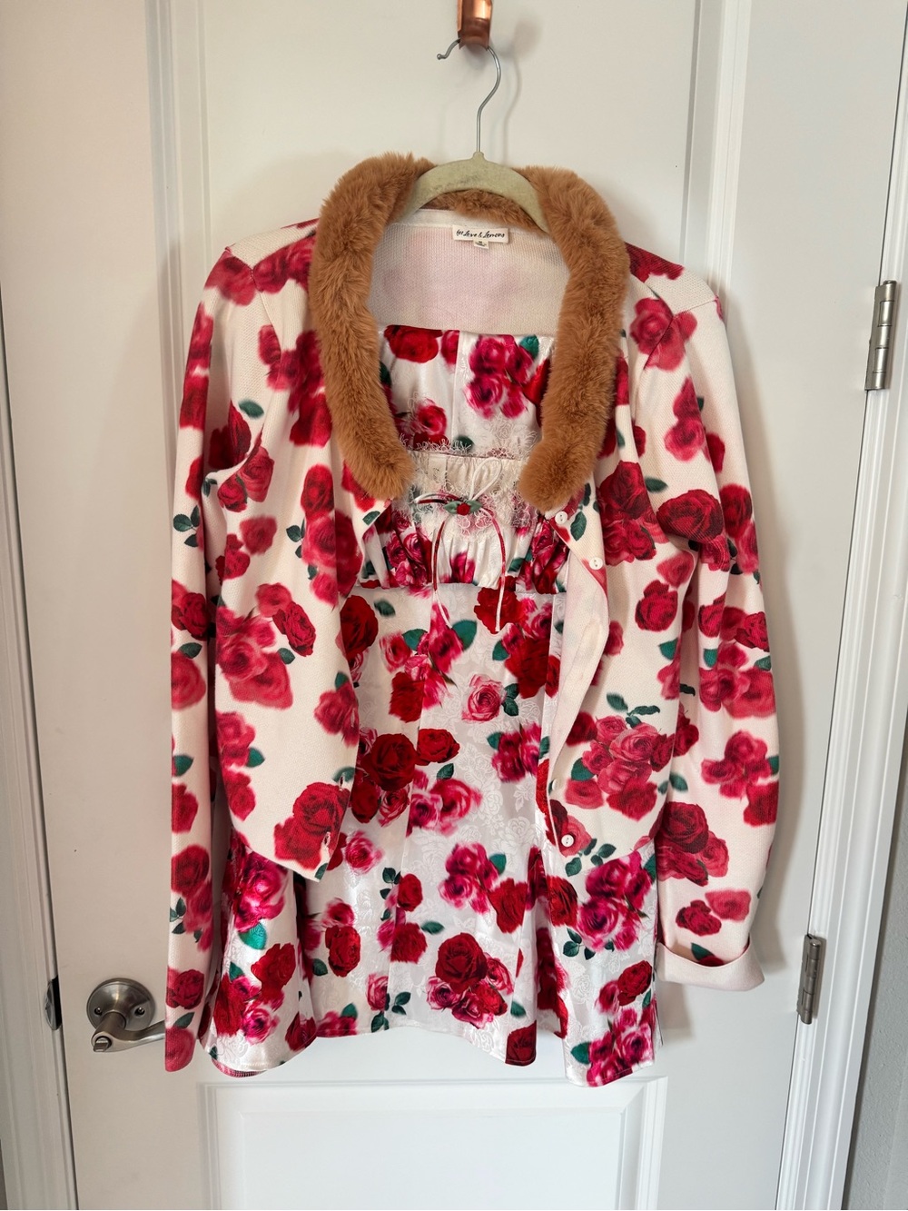 For Love & Lemons Carol sleep set, Pink and Red Rose Print, fur trim S/M